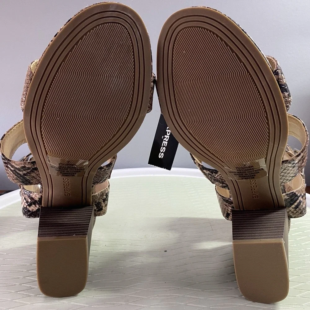 Express‎ Women's Brown Ankle Strap Block Heel Faux Snake Skin Sandals Sz.7 NWT
